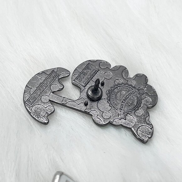 🔮 5/$25 Disney Cutie Characters Jiminy Cricket Pinocchio Pin - Picture 3 of 3